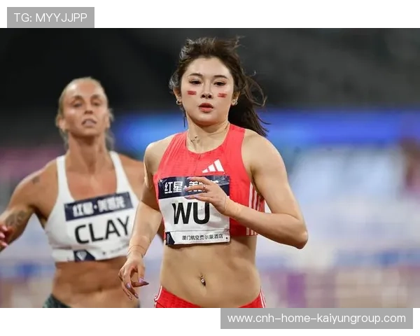 世界跳远新纪录诞生,教练当场激动落泪 世界跳远新纪录诞生,教练当场激动落泪