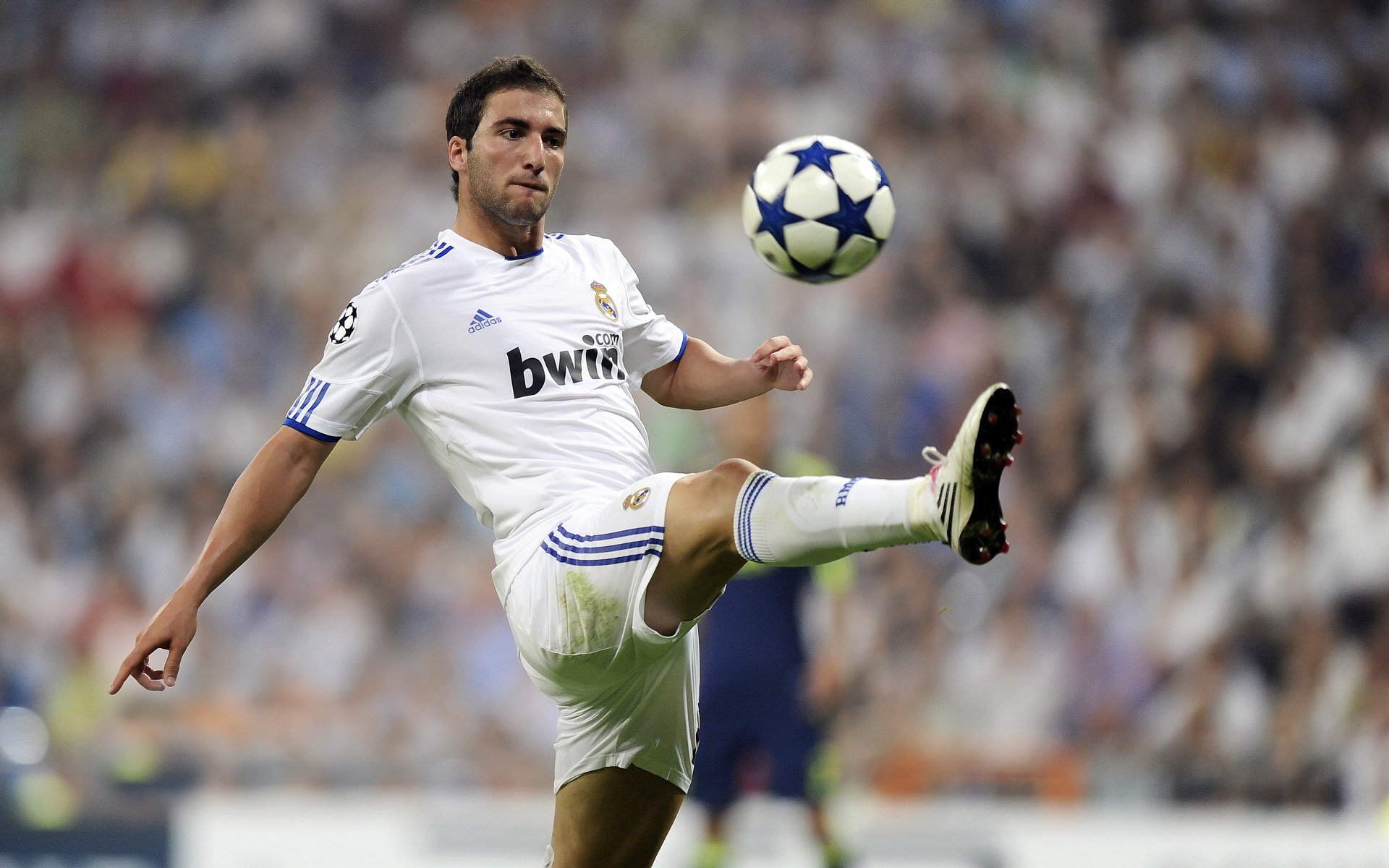 足球联赛赛季总结分析